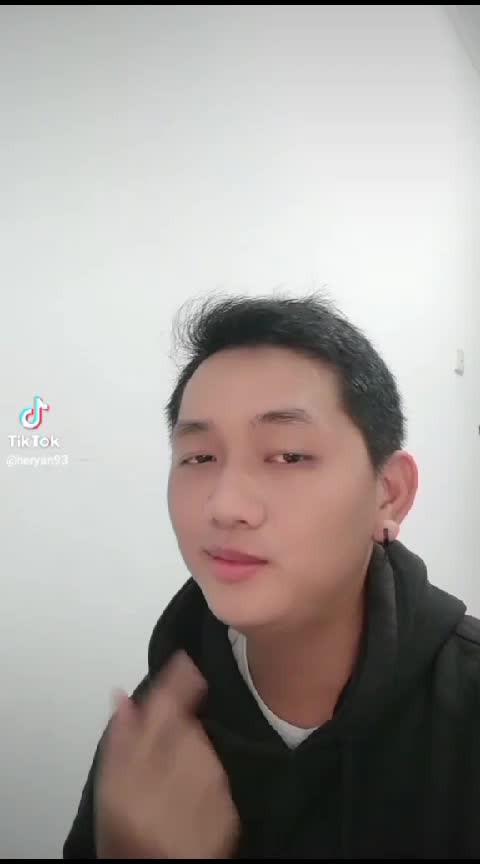yang belum move on mah bebas berkarya 😭🤣