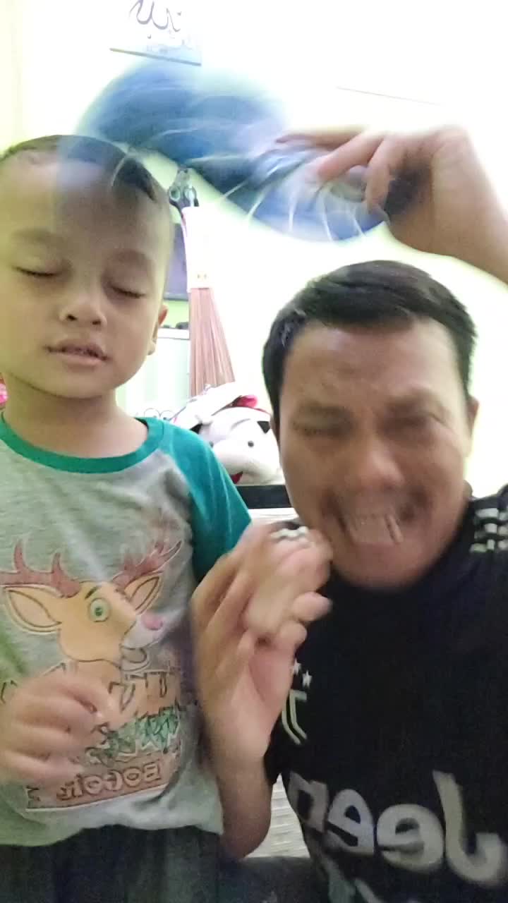 Kenan dateng Lagi jadi zahra (beLi topi couplean) di buang sayang toLong bantu Love vote foLow share coment thanks for watching