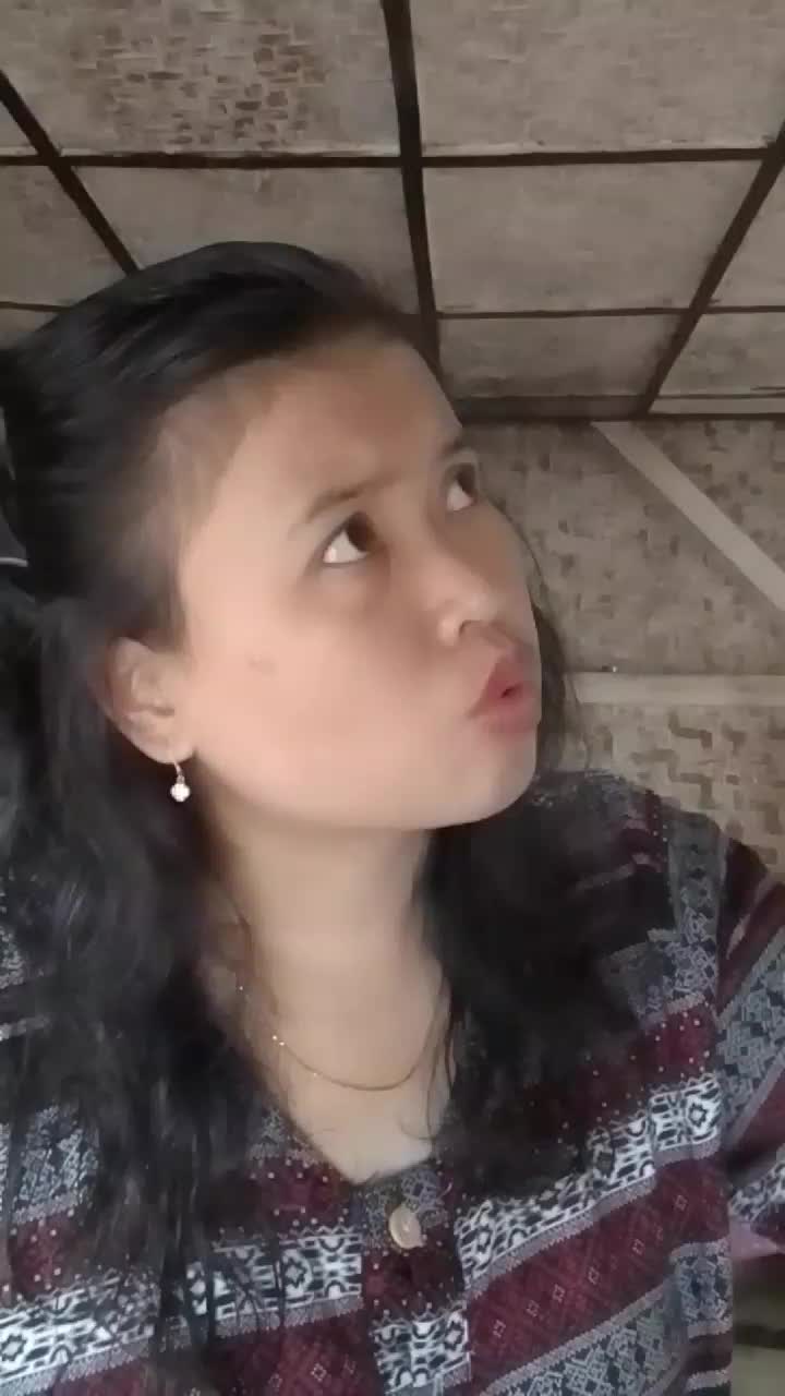 ihh si om bandel amat,ni bibir dah monyong monyong gini coba 🤣
