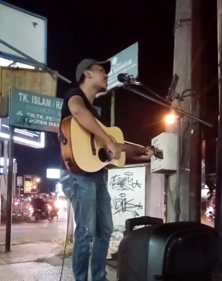 XFI2021 SOLO - Nama: Yosep adi gumelar - Usia: 27tahun - Kota asal : Cirebon - judul lagu : belum siap kehilangan