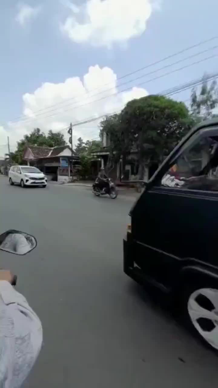 Teloletnya Membagongkan