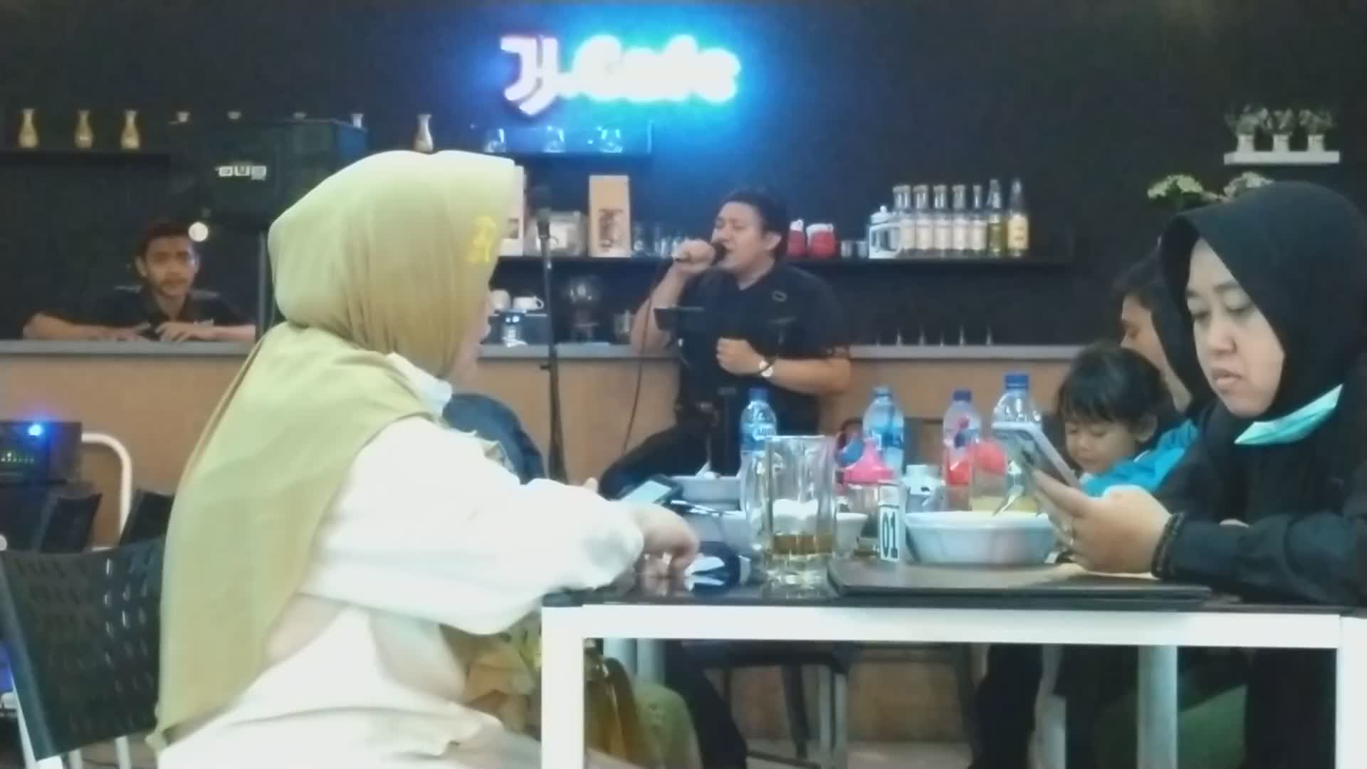 Faisal Sofyan-Takan Berpaling Darimu