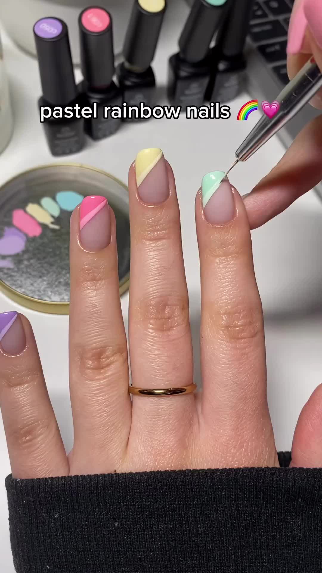Inspirasi buat yang mau nail art tema pastel