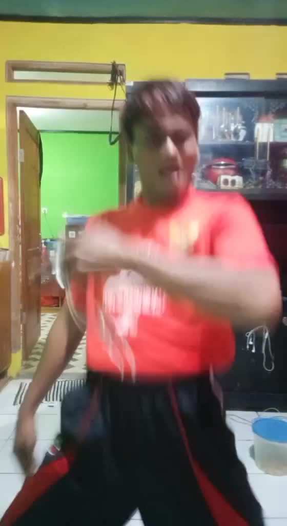masternya....master lato-lato🤣
