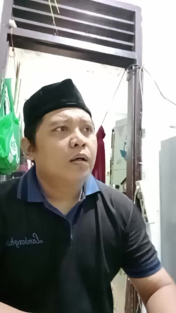 senior dan junior ustadz. 