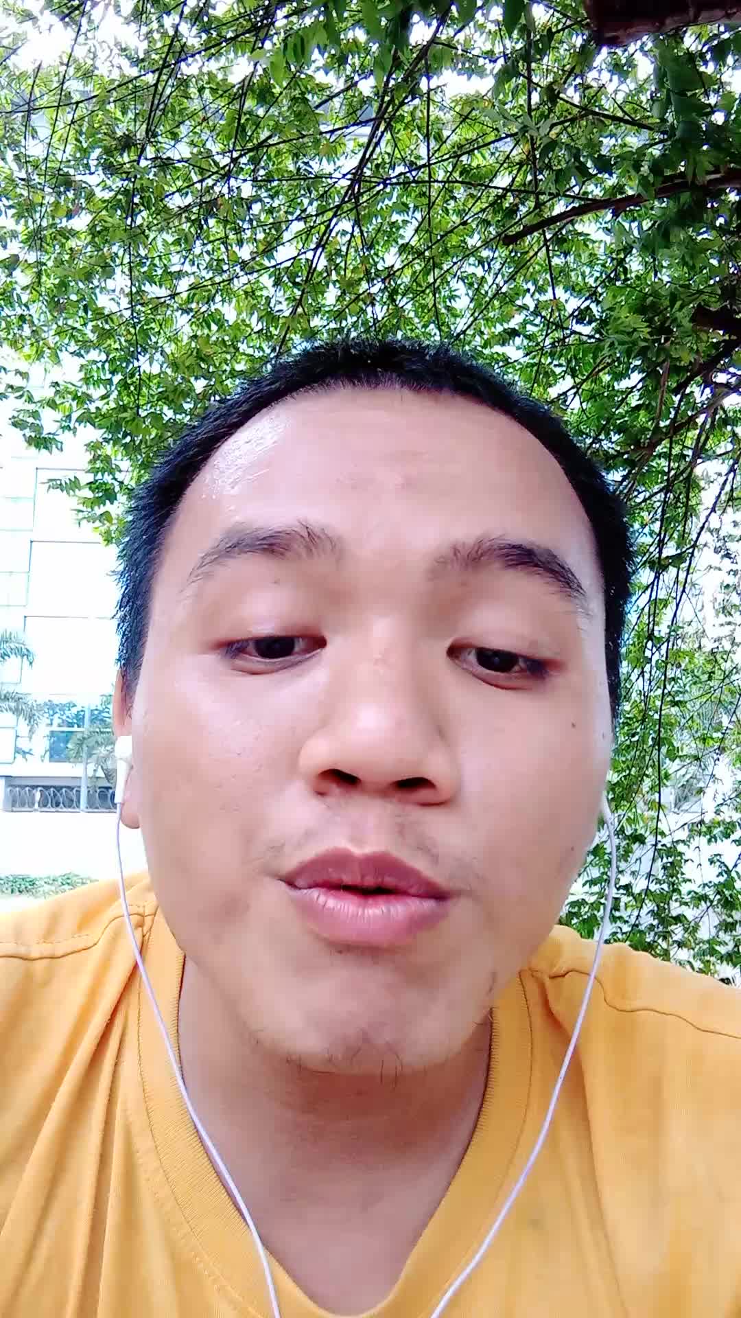XFI SOLO CRISTIAN ALEX SUDARYONO TAMBUNAN 21 TAHUN JAKARTA TOMMY J. PISA - DISINI DIBATAS KOTA INI