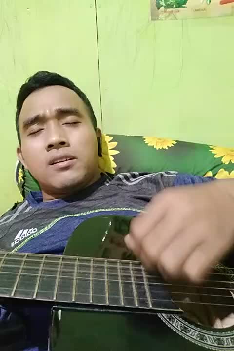 lagu ciptaan sendiri (judulnya PSH) 😊 mohon di like ya 🙏