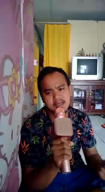 Nama sy: Aa abdurohman di pangil Aa kembar sy akan mmbwakan lagu CINCIN PUTIH #AuditionOnlineRisingStarIndonesiaDangdut# 