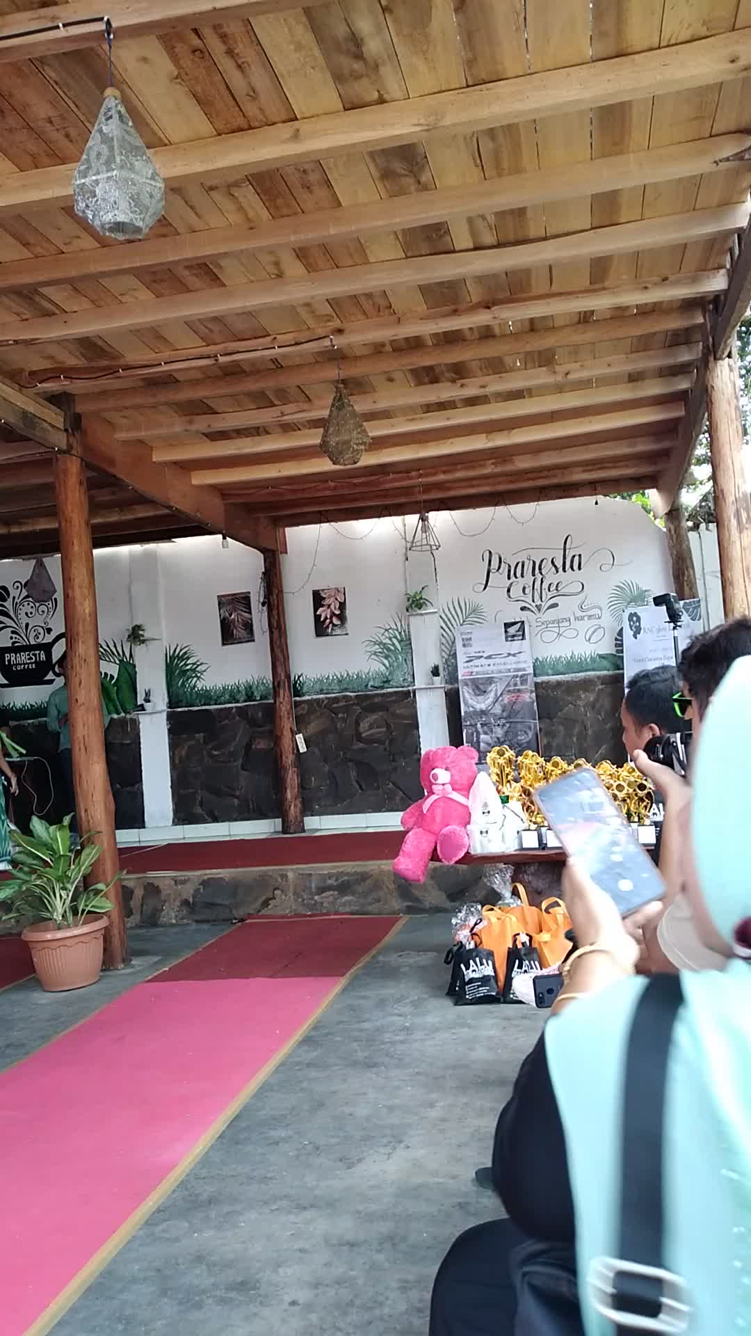 Lala laksmi (8 thn) fashion show casual,tema hijaukan duniamu
