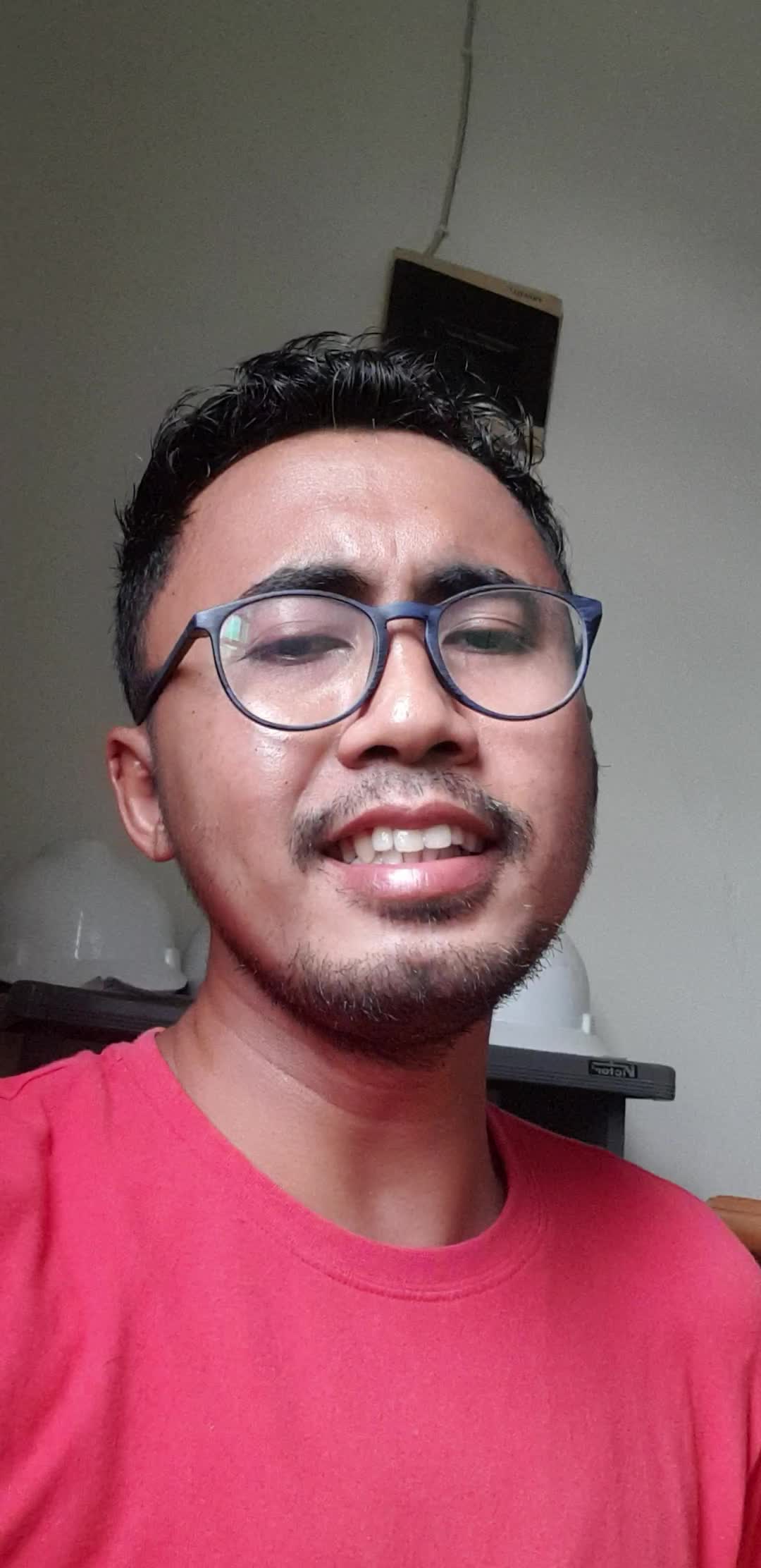 Nama : Rohim Nugroho, 26 tahun. pokoknya mah pengen jadi penyanyi hebat..😆😆😆 #onlineauditionrisingstarindonesiadangdut