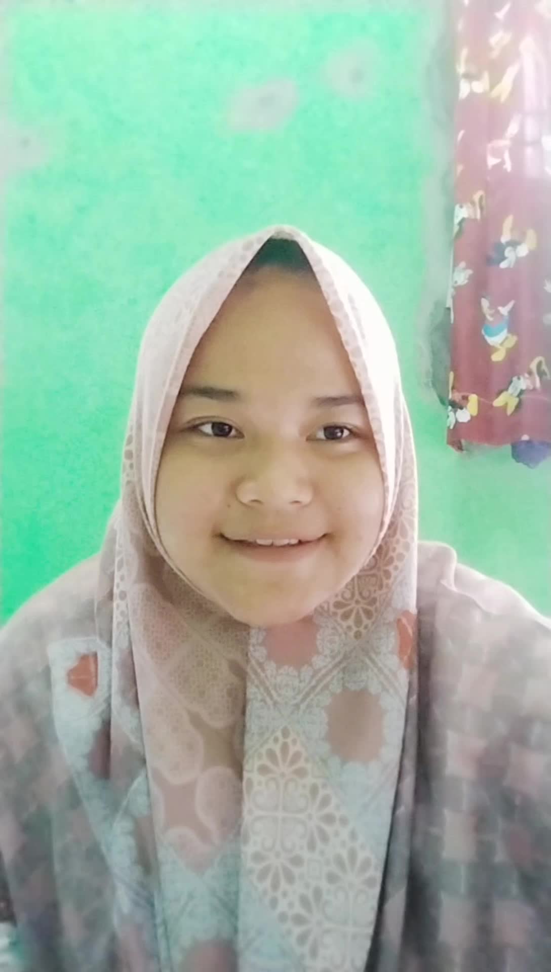 Nama : Nurlaelatul Azmi
Umur : 20thn
kota Asal : kota bogor (jawa barat)
Judul lagu : syaikhona