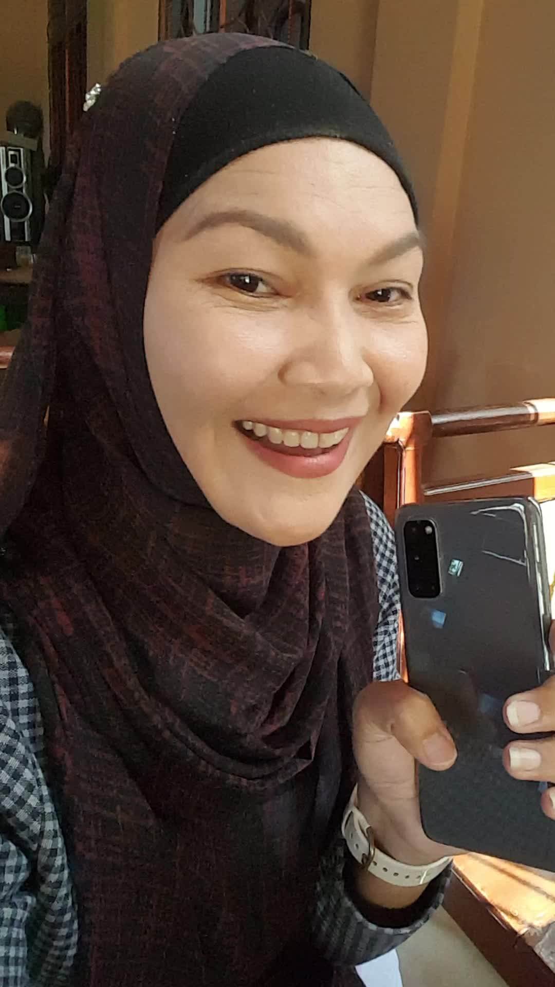 Aty Ginting real  say about Smart Phone Samsung 😁