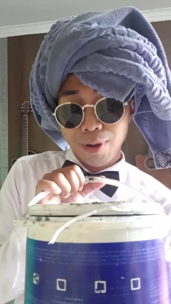 Mamah dapat Hadiah Se Ember Cat tembok 😱😂😂😂🤣