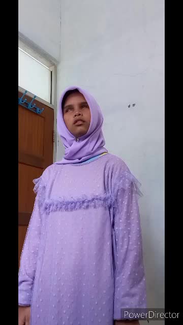 Halo!!! saya ega ramadhani, usia saya 16th. Dari kota tasikmalaya, saya membawakan lagu ya maulana.