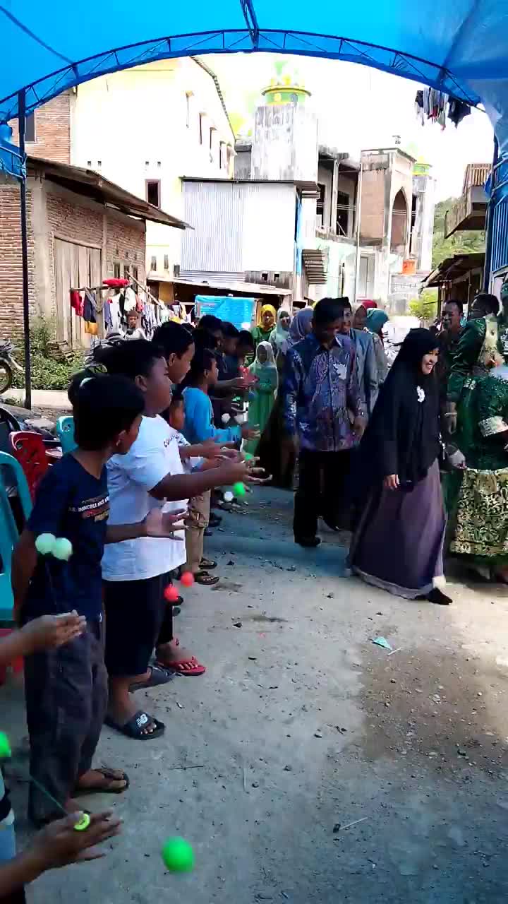 (Nyambut penganten pake maenan viraL Lato~Lato) di buang sayang toLong bantu Love vote foLow share coment thanks for watching