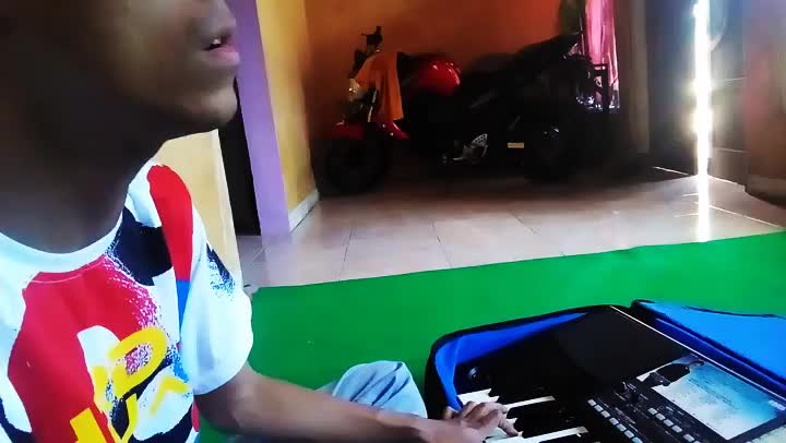 nama : M andri fauzan(AAN) lahir di pemalang, asal pemalang jawa tengah, judul lagu Nasyidal islami versi langitan, motivasi ik