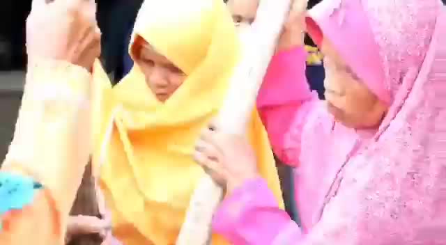 nggondang
