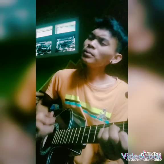 KDI 2022 NAMA SYUKRON MUHAMMAD KOTA PEKALONGAN UMUR 23 JUDUL LAGU KEMARIN COVER SEVENTEEN