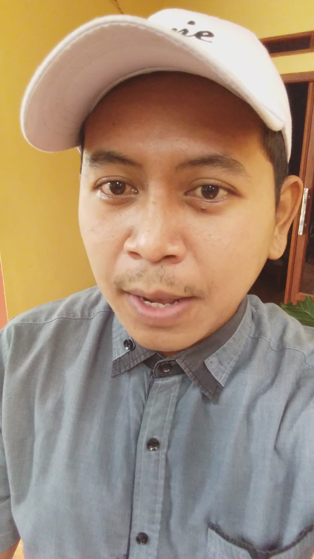 nama : arviyono ramadhan, asal : tangerang