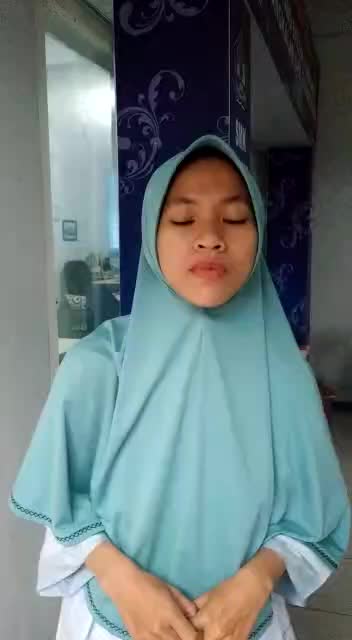 Siti Madinah_22juni1995_Tasikmalaya_25thn_Guru&weddingsinger_hoby nyanyi&kaligrafi_ingin mensyiarkan dakwah lewat lagu