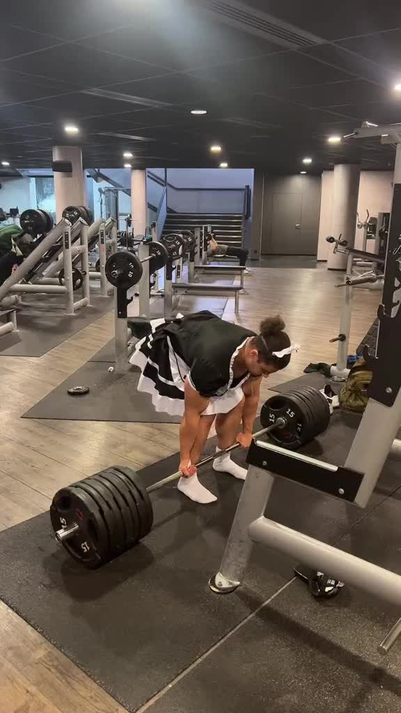 pembantu ku gym ah