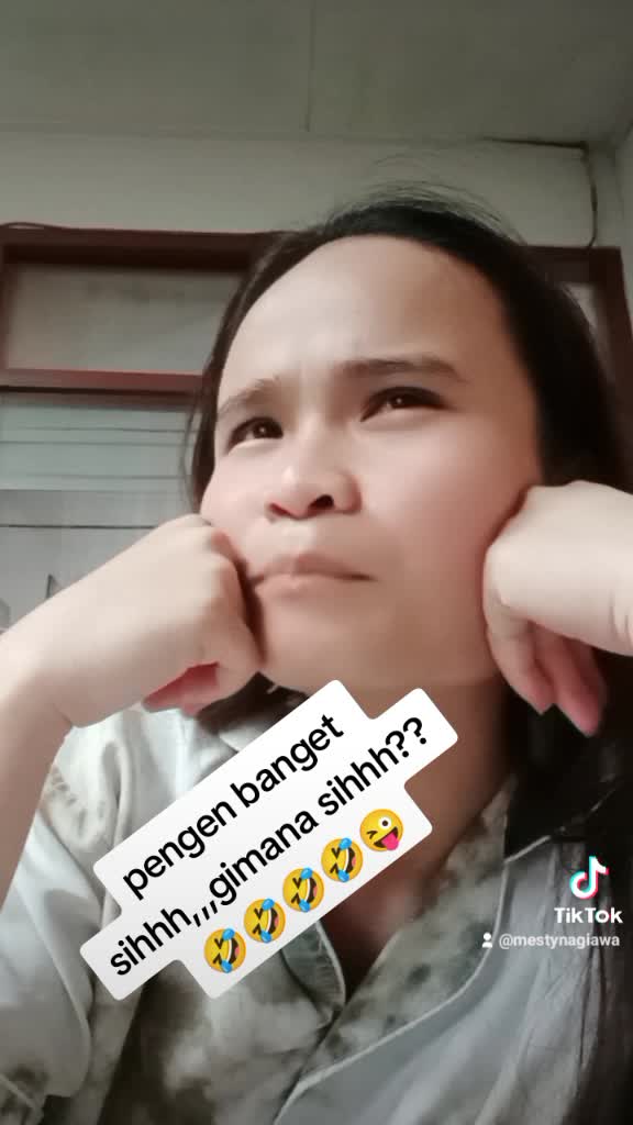 ketika cita2 yg di angan2kan dari kecil di curhatkan di media sosial,,tapi jujur aku pengen banget jadi artis✌️?semoga terberkati