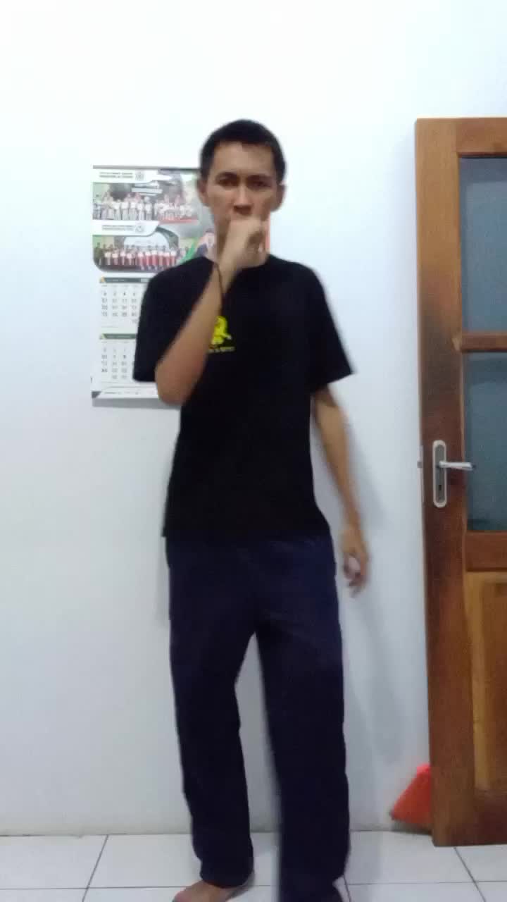 Style Gaya Roni Idol