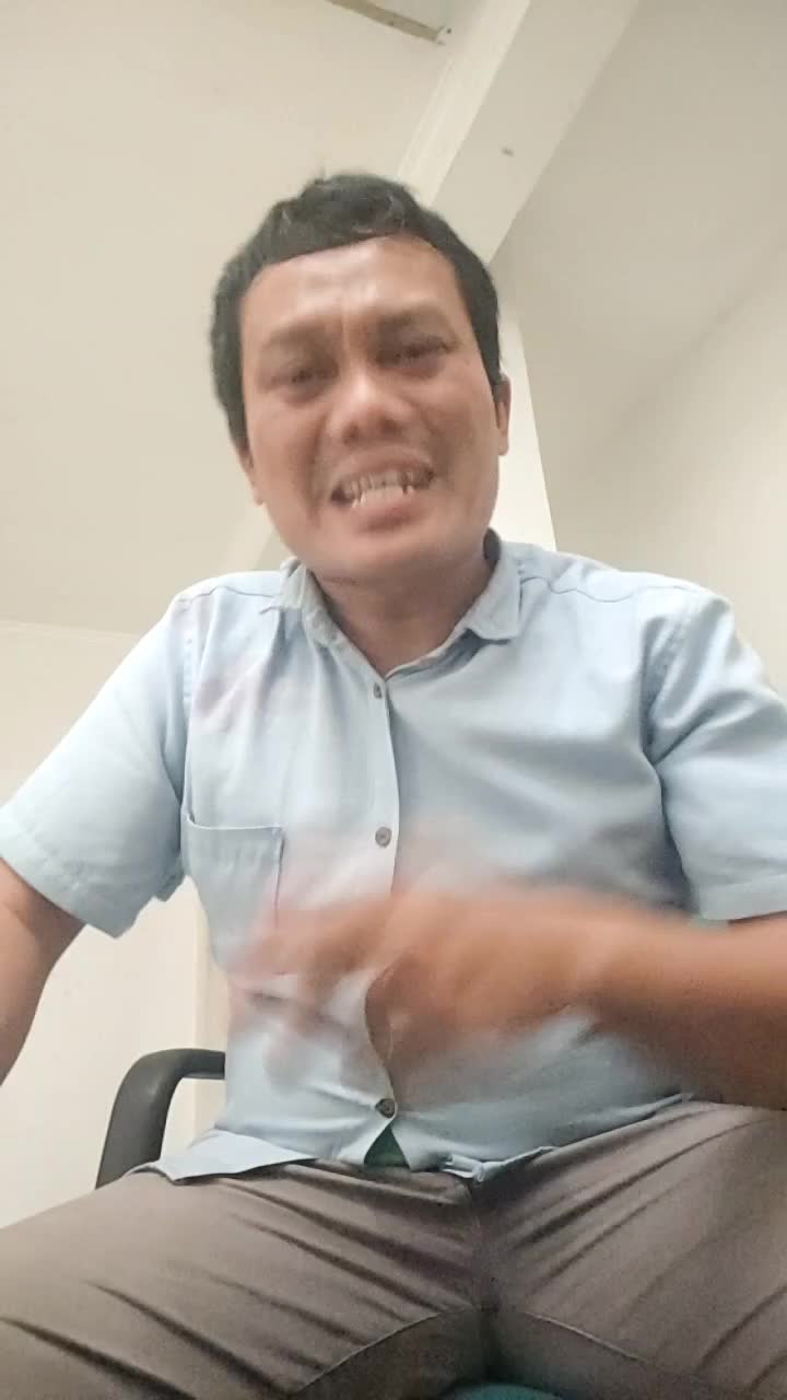 Nasehatin si eneng (Harus beLajar masak) niatnya mau ngerobek komix ga ada jadi piring toLong bantu Love vote foLow share coment thanks 