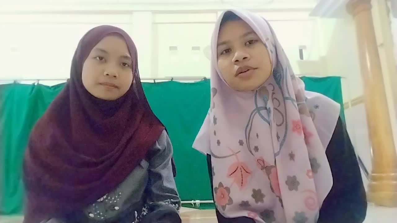 Nama        : Yuli Arista
                     Dilla Mas'ula
Umur          : 15 Tahun
                      16 Tahun
Kota Asal.  : Jombang,J