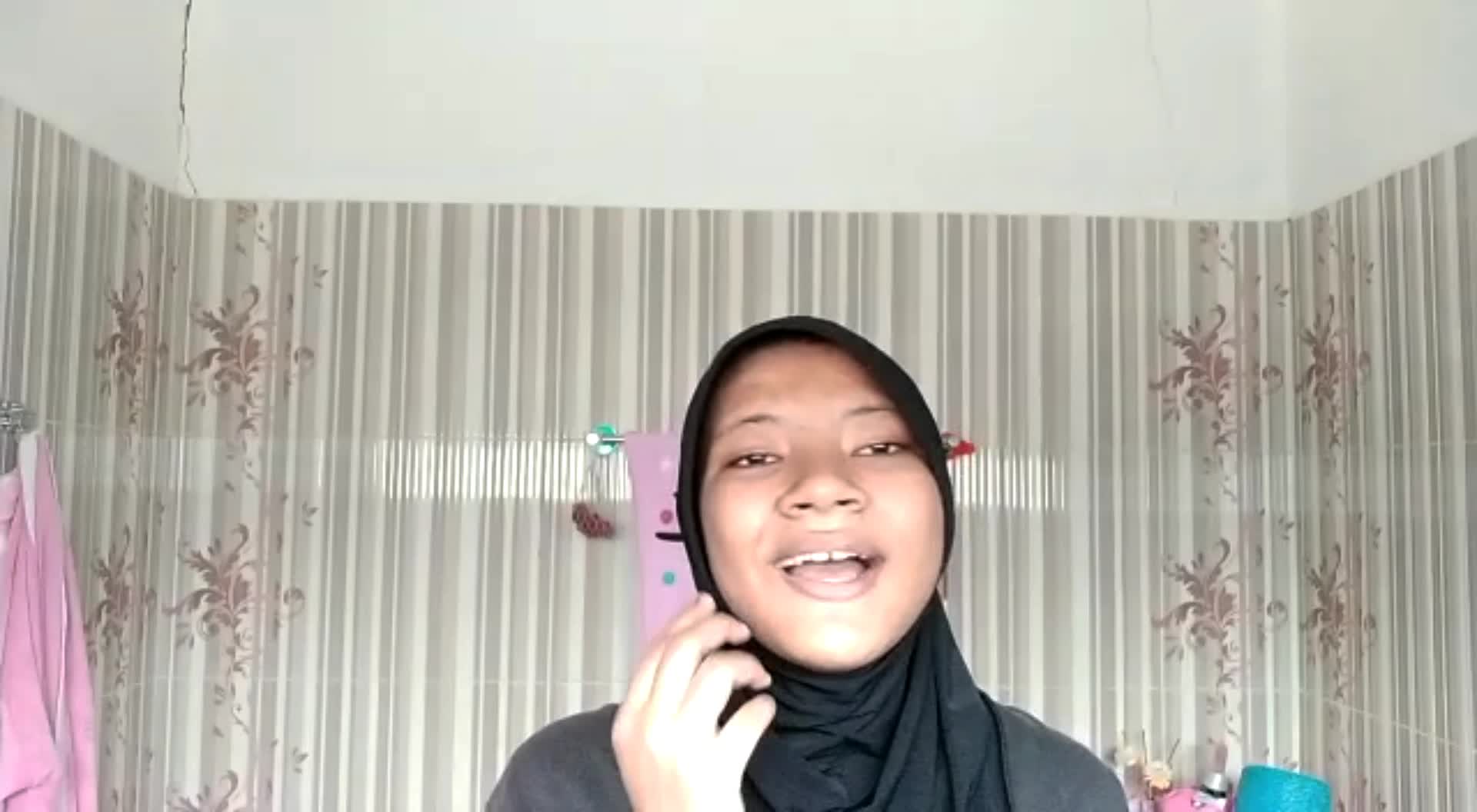 XFA21 SOLO ANGGI NURAINI JAKARTA PUSAT 16 TAHUN RECKELSS MADISION BEER