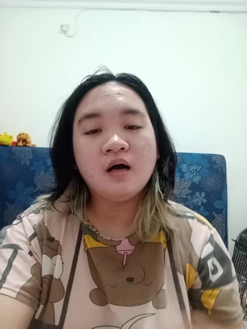 IDOL_XII Angel 20 tahun kota Surabaya lovely Billie Eilish