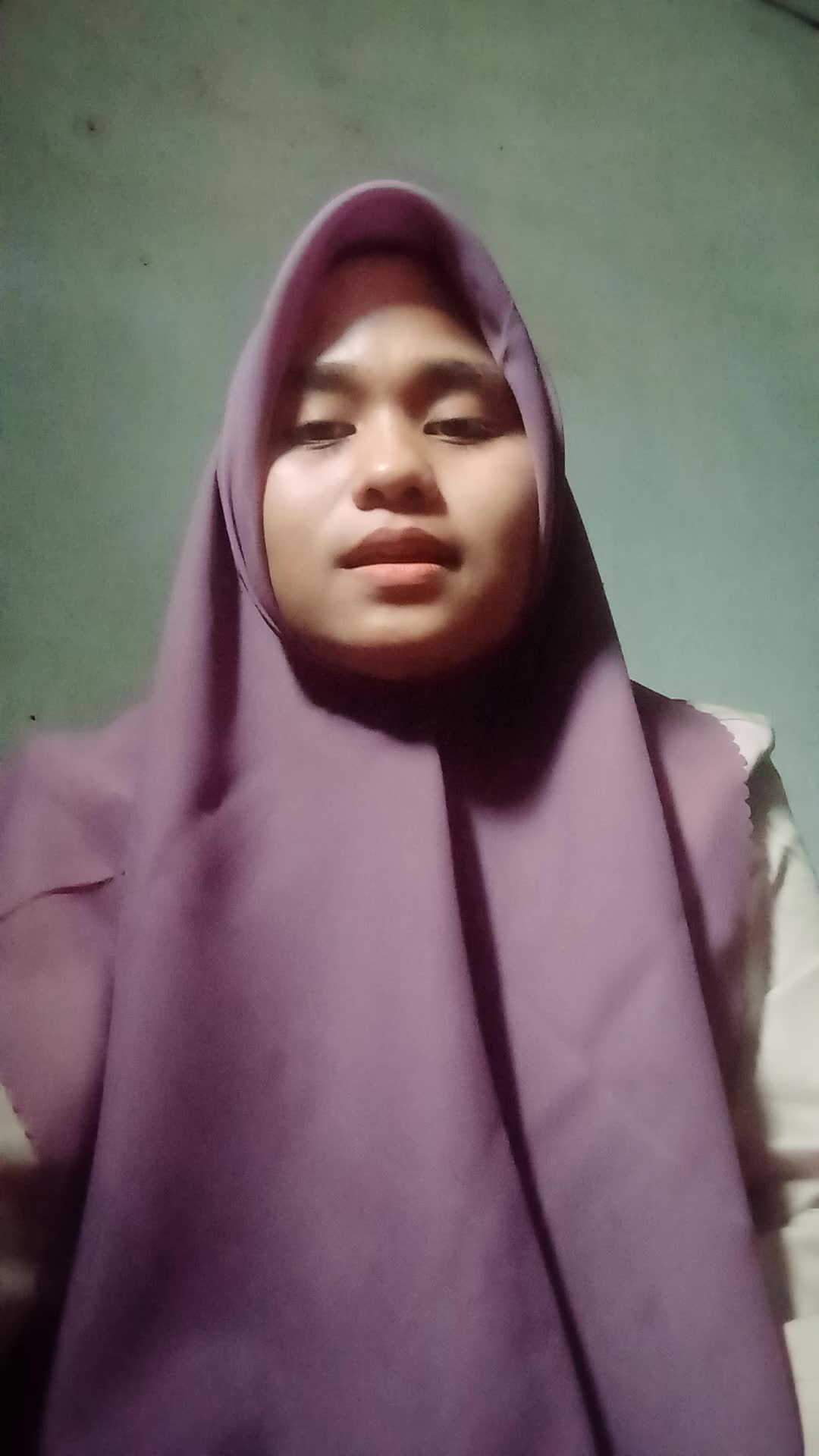 Assalamualaikum.Nama:AinunNazroh,Ttl:Serang,10sep2000,usia:20th,DA:Serang Banten,Domisili:Banten,jdl lagu: ROHMAKA,pkrjaan:jualan uduk #VOR
