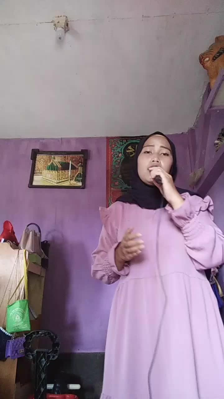 nurhayati27tahunbandungaudisionlainthesingingbeeindonesia