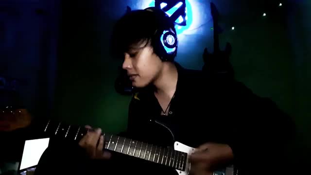 Cover gitar lagu K-POP BTS Ft. Steve aoki - Mic Drop