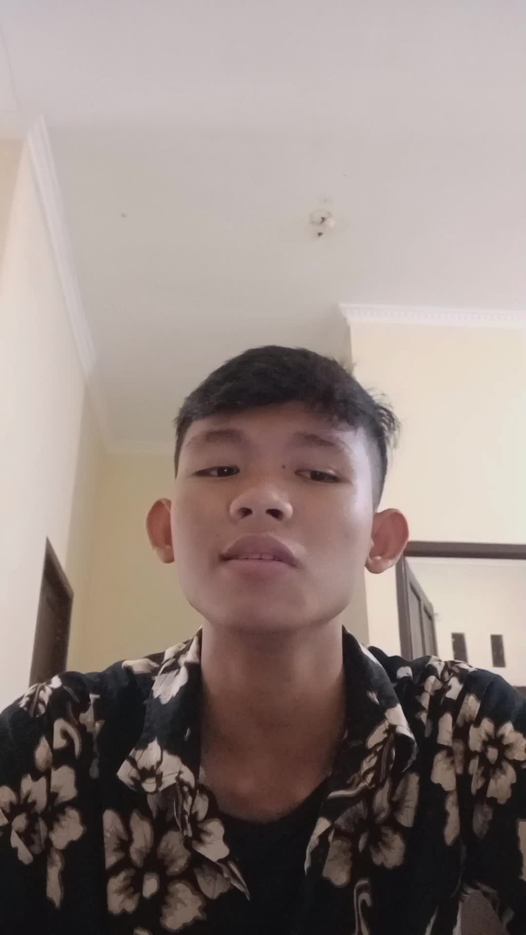 Bastian Stell " Lelah "  yok di cek biar ga penasaran 