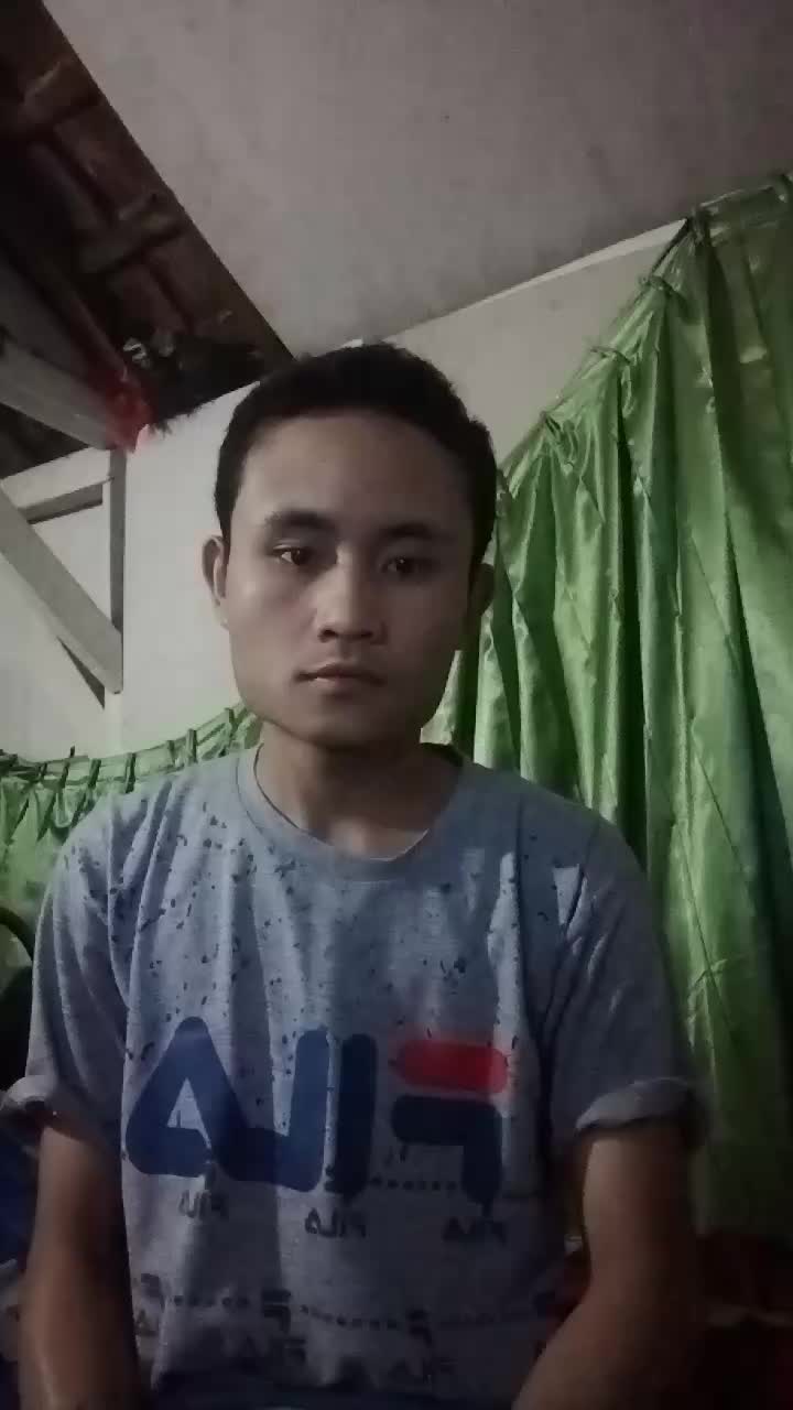 nama: Misbah sabiran umur 17 tahun tinggal dikota bandung