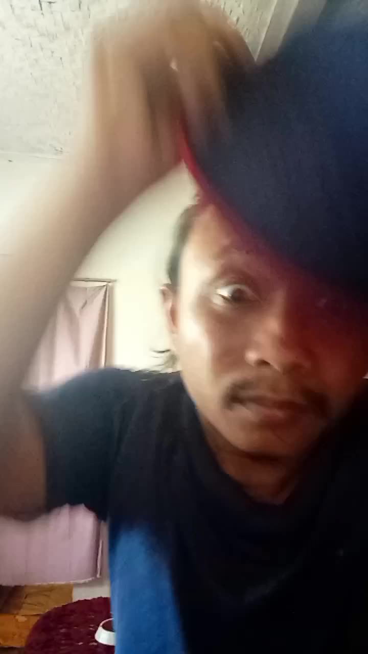 ketika harus meranin dua karakter susahnya hehe....bantu vote share n like
