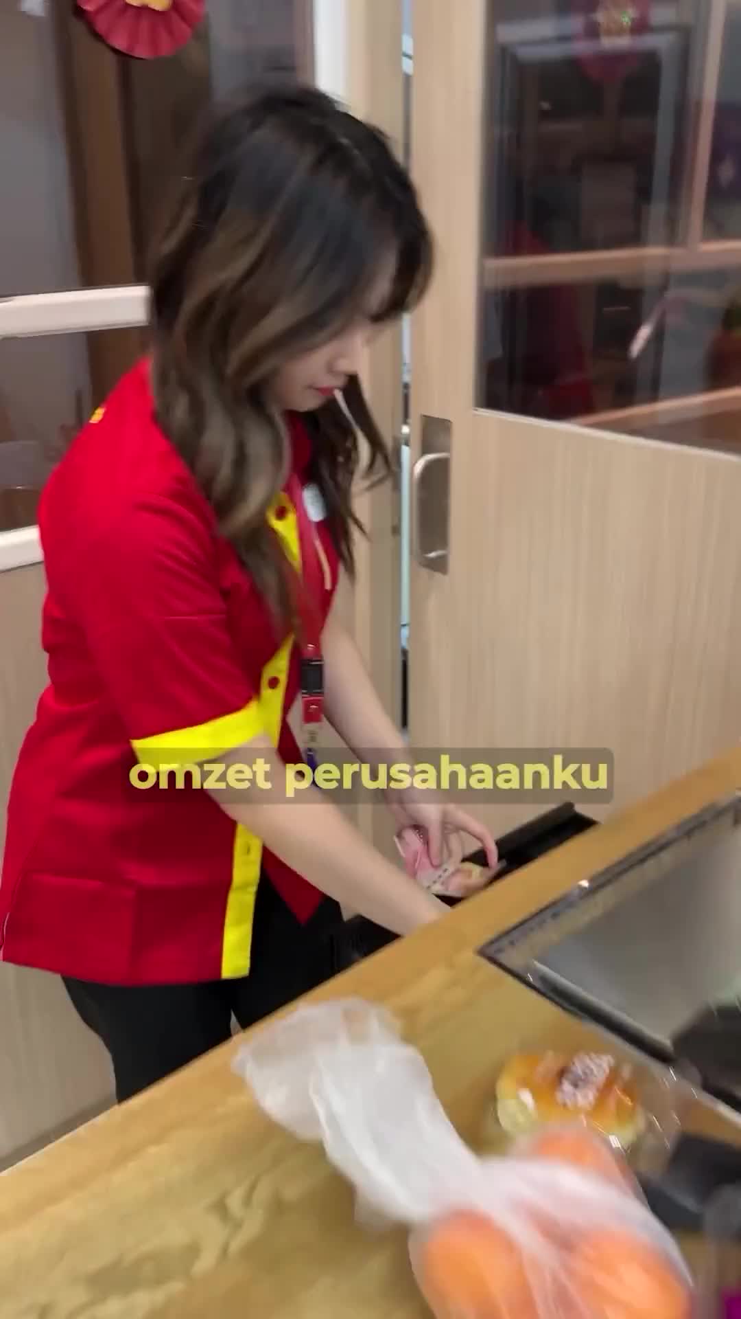 Kerja apa kamu sekarang