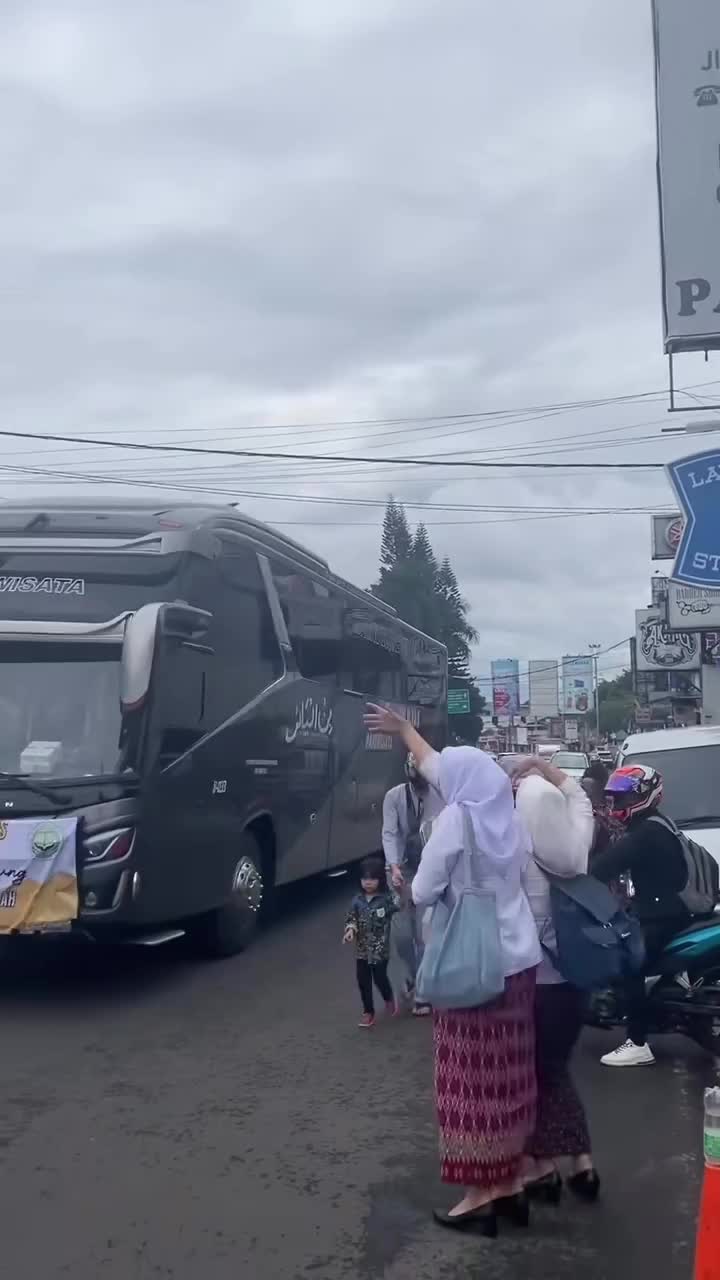 Kakaknya Bahagia Sekali Denger Telolet