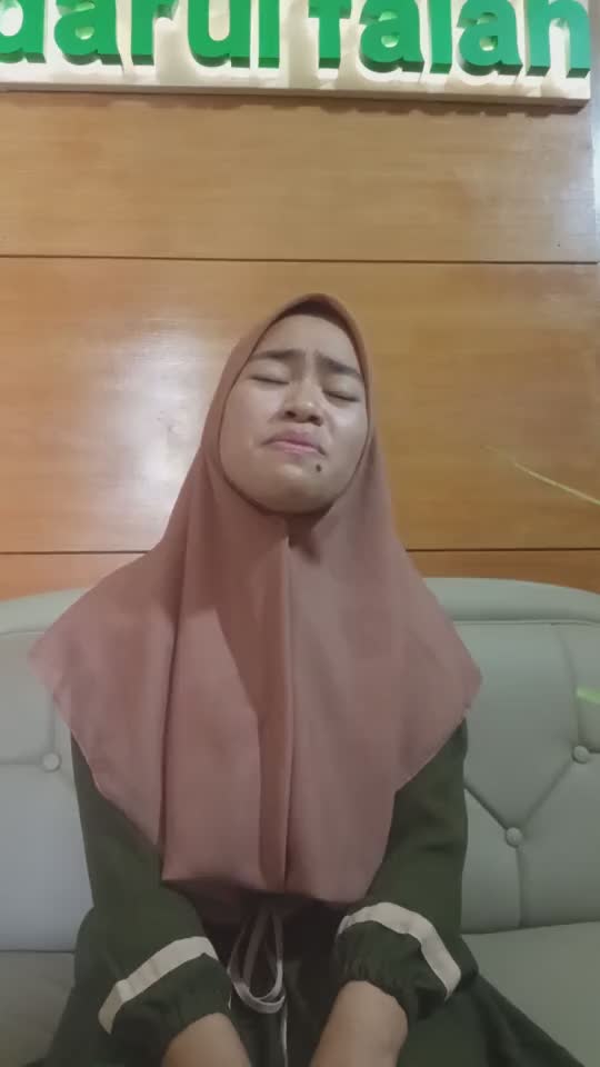 Nama: Fitri Nur Azizah
TTL. 04-april-2001
Alamat: Kp. Neglasari Rt02/Rw07
Desa. Citapen
Kec. Cihampelas
KBB. Bandung barat
Prov. Jawa Barat.