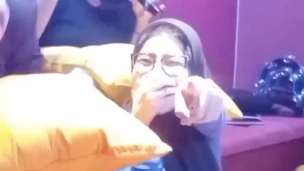 Punya Temen Akhlaknya Cetek Bener