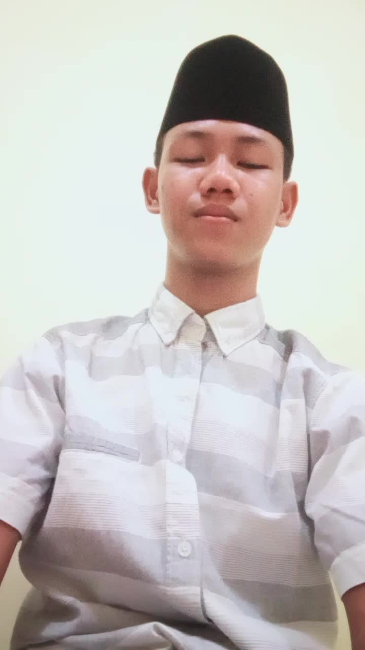 saya mengikuti audisi ini karna saya ingin membantu orang tua saya yang sedang sakit dang saya ingin juga menyekolahkan lahkan adik saya 