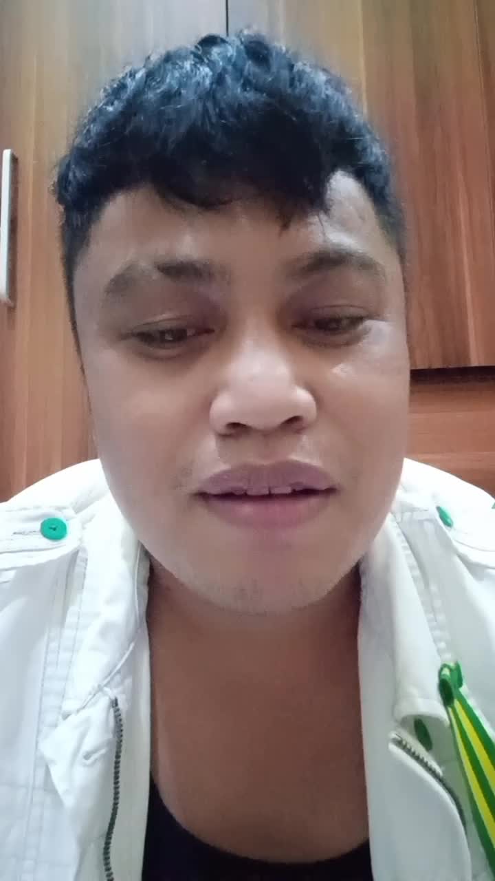 Gemuk itu bukan halangan buat berprestasi#onlineauditionrisingstarindonesiadangdut YOFI Palembang usia 33 tahun.Koki,muadzin,penyanyi