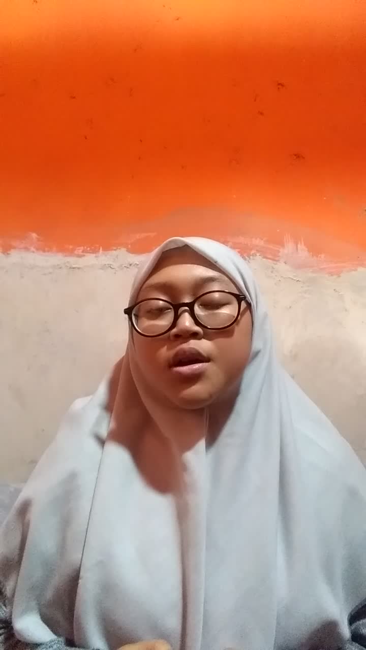 Assalamualiakum Nama saya Novi Dwi Oktaviani asal Jawa timur dan menyanyikan lagu berjudul Keramat #AudisiOnlineRisingStarIndonesiaDangdut