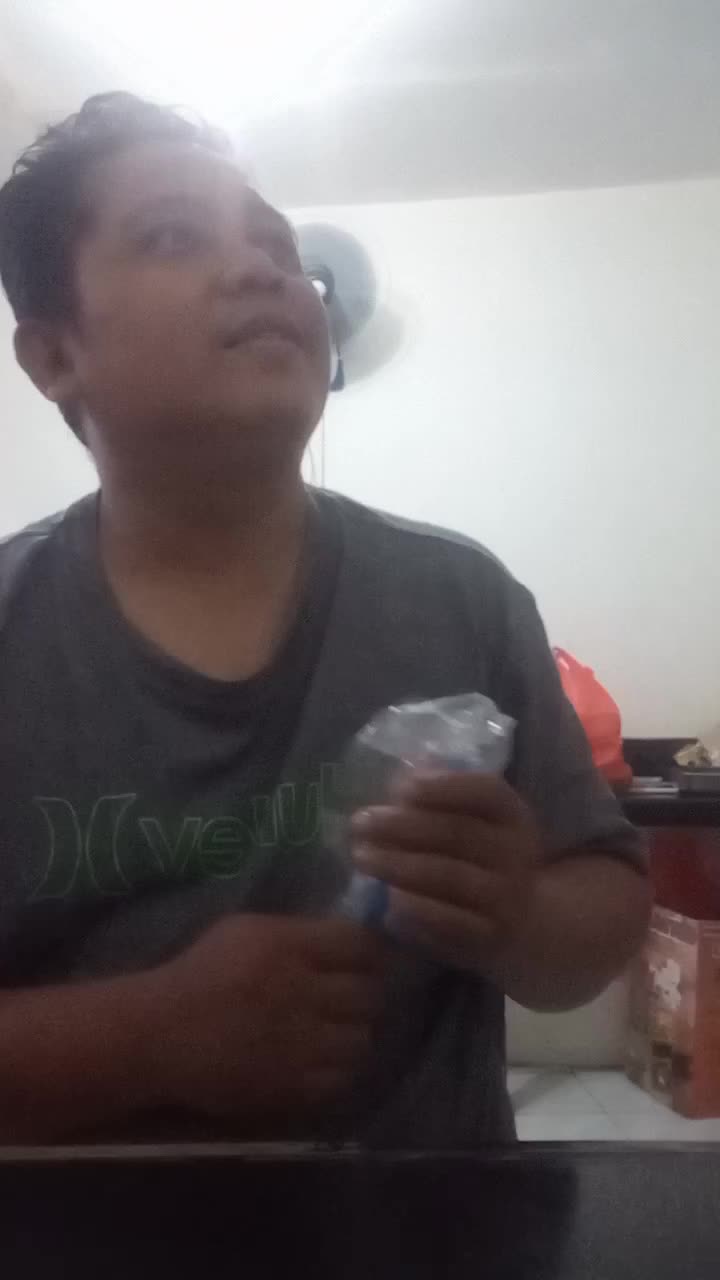 ketika bucin didepan sijomblo... 
