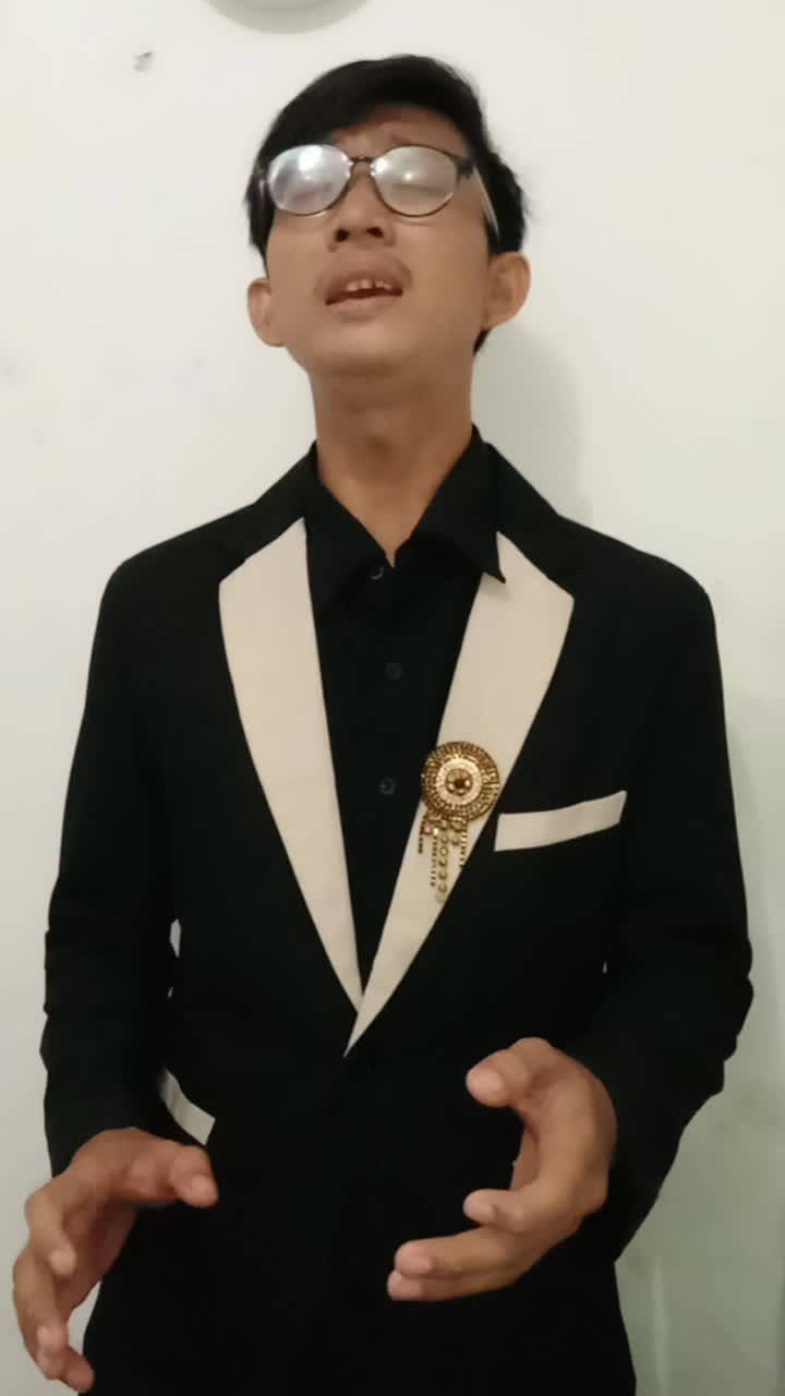 nama: pebra tri Akbar 24 tahun (TABIR KEPALSUAN),  #OnlineAuditionRisingstarIndonesiDangdut.