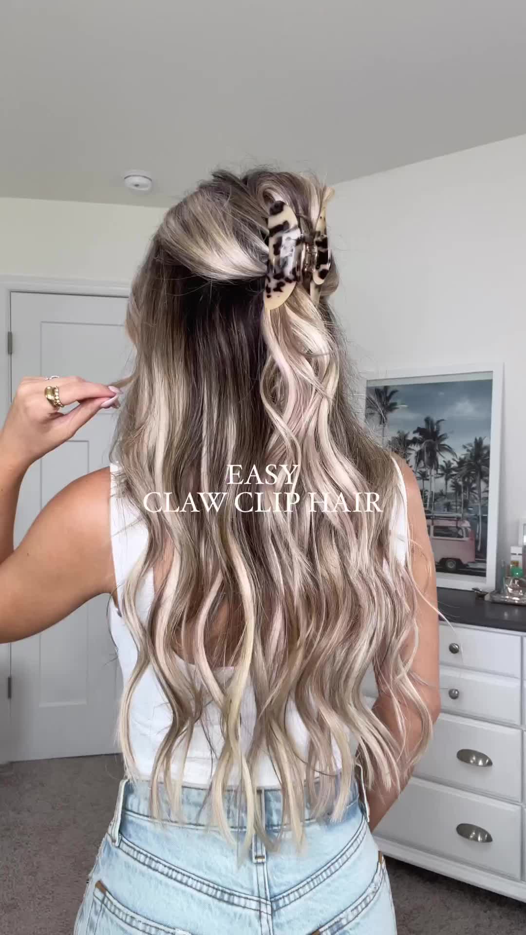 Easy claw clip hairstyle tutorial
