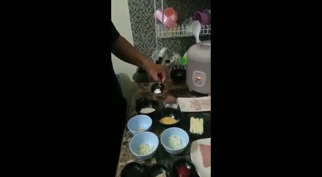 Widi Wijaya asal Depok umur 32 tahun, bikers nort CBR club' jakarta, menu chicken Cordon blue hobi traveling and cook.