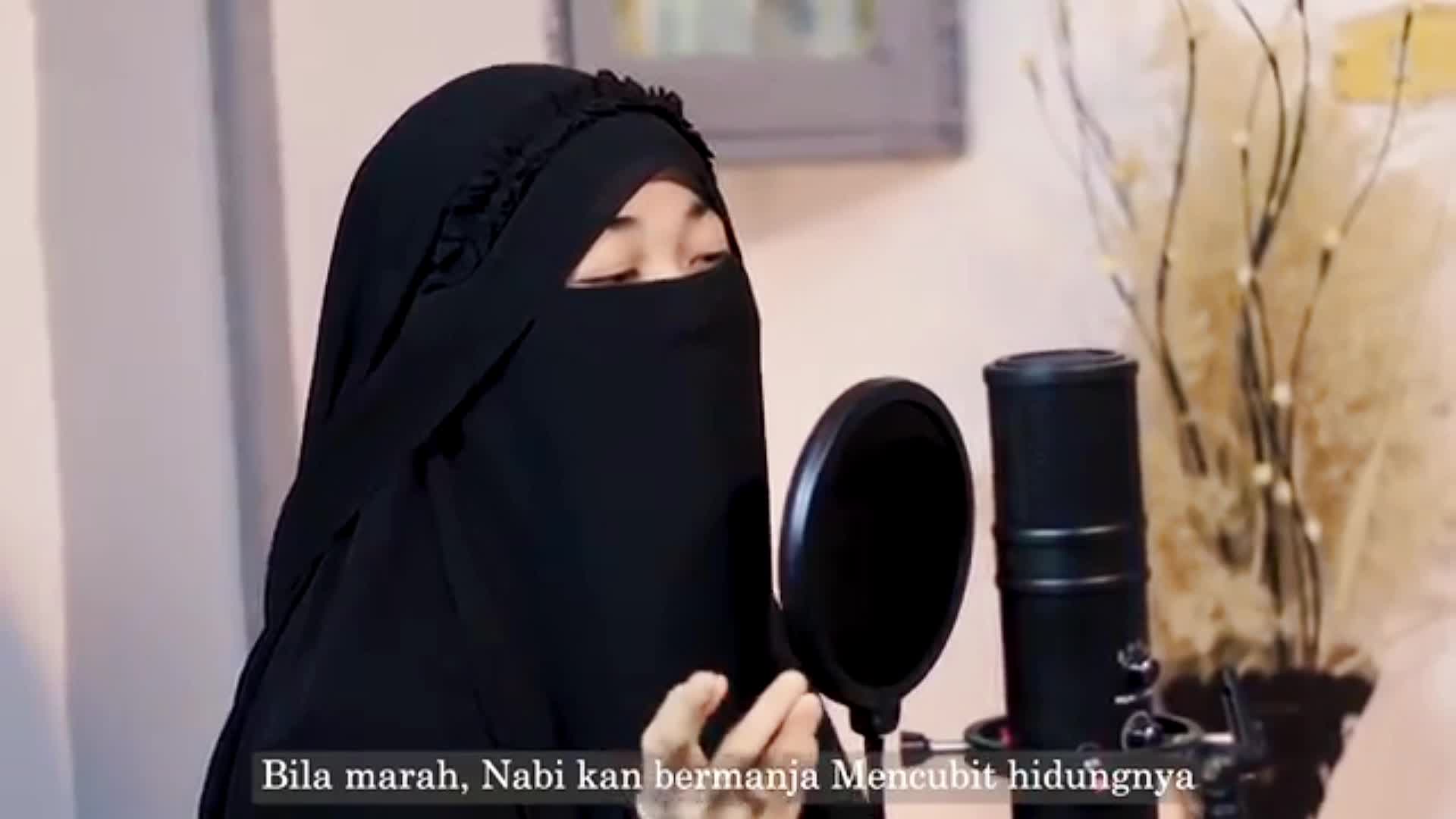 cover " aisyah istri Rasulullah "