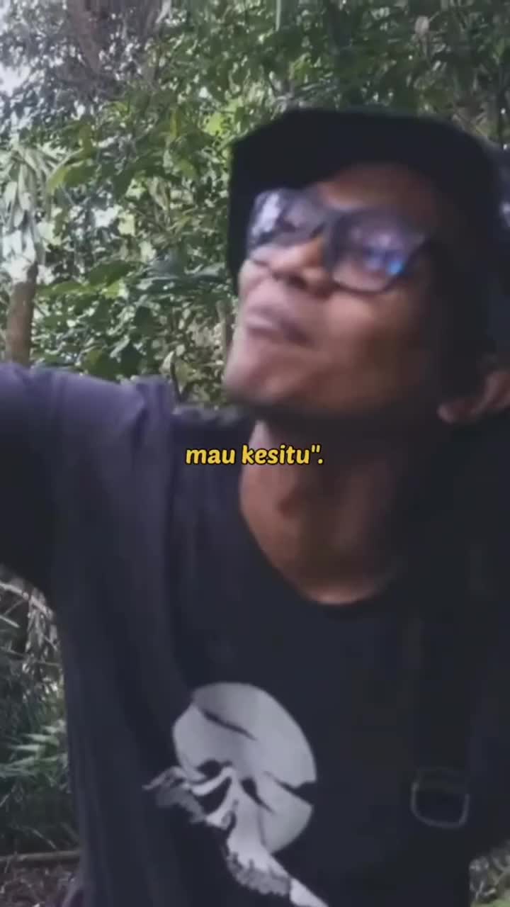 Pantangan yg gak di perbolehkan kalo ke salak,, gak boleh bawa duren sma jeruk,, nanti salaknya marah...🤭
